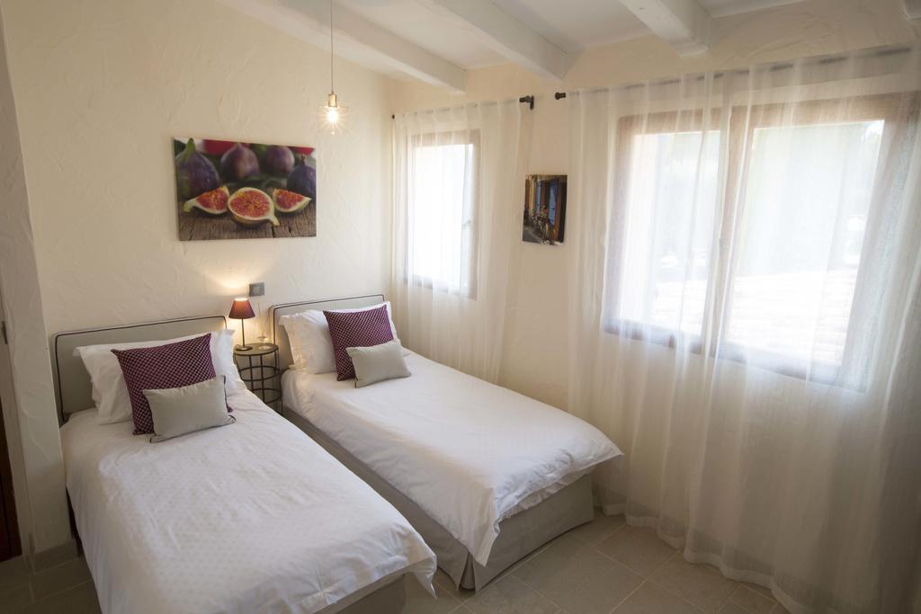 Mas Des Avelines Villa Le Brulat Екстериор снимка