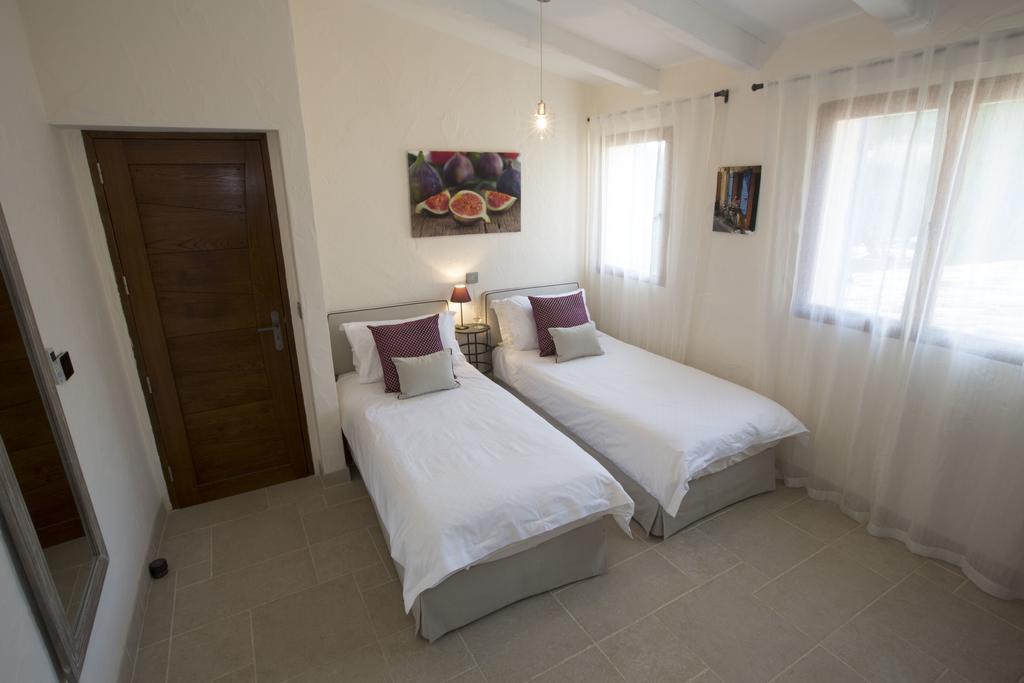 Mas Des Avelines Villa Le Brulat Екстериор снимка