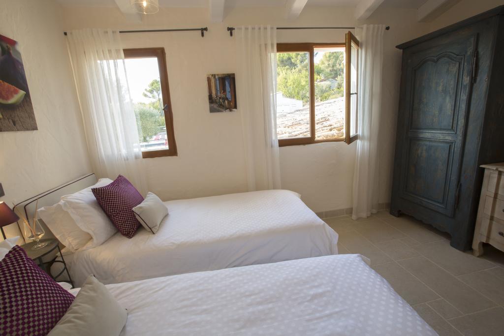 Mas Des Avelines Villa Le Brulat Екстериор снимка