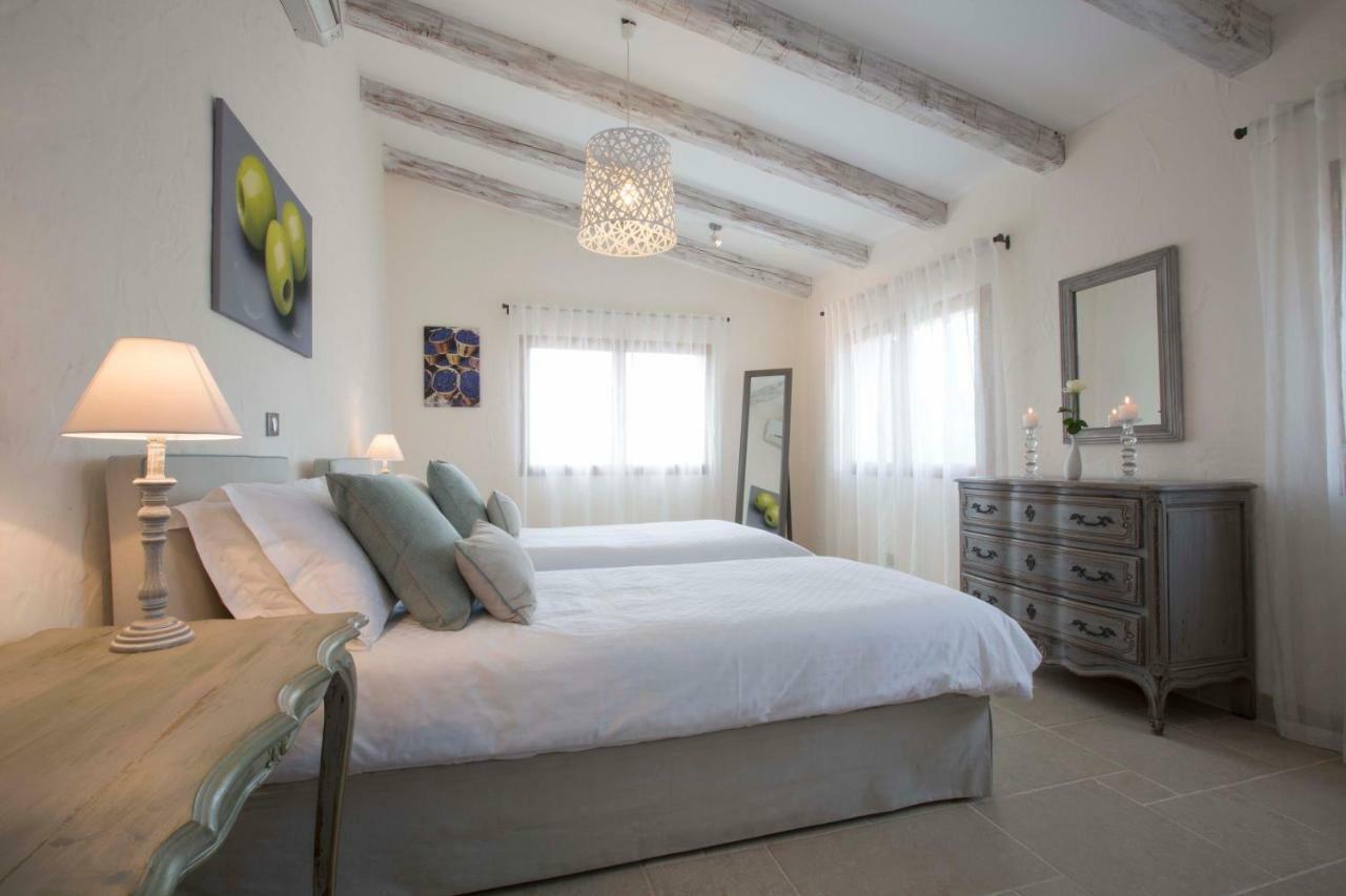 Mas Des Avelines Villa Le Brulat Екстериор снимка